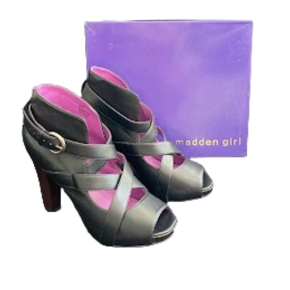 Strappy Heels Madden Girl - Picture 16 of 16